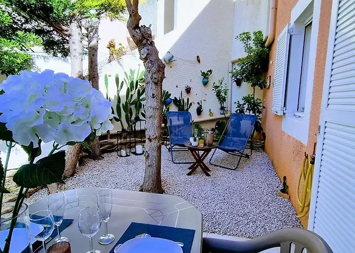 Le Marine Rez De Jardin Direct Plage Parking Prive Climatise